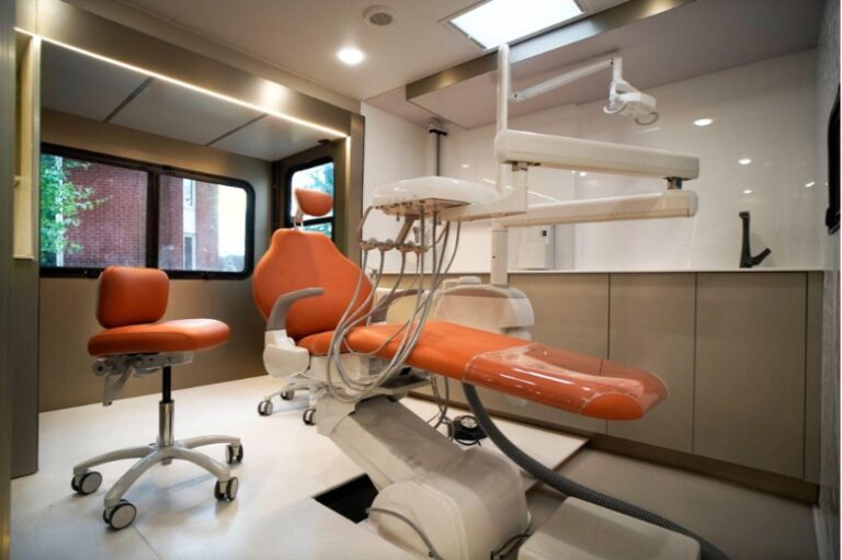 Maxilla Dental On Wheels8